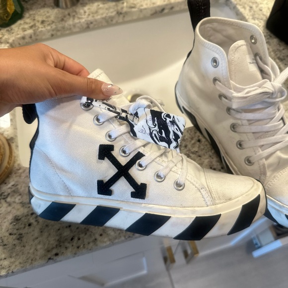 Off-White Mid Top Vulcanized Canvas - Picture 1 of 7